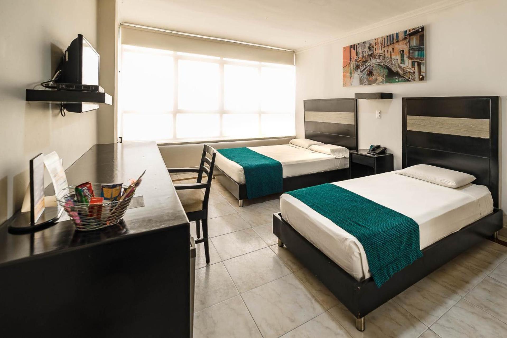 Hotel Genova Centro Баранкила Екстериор снимка