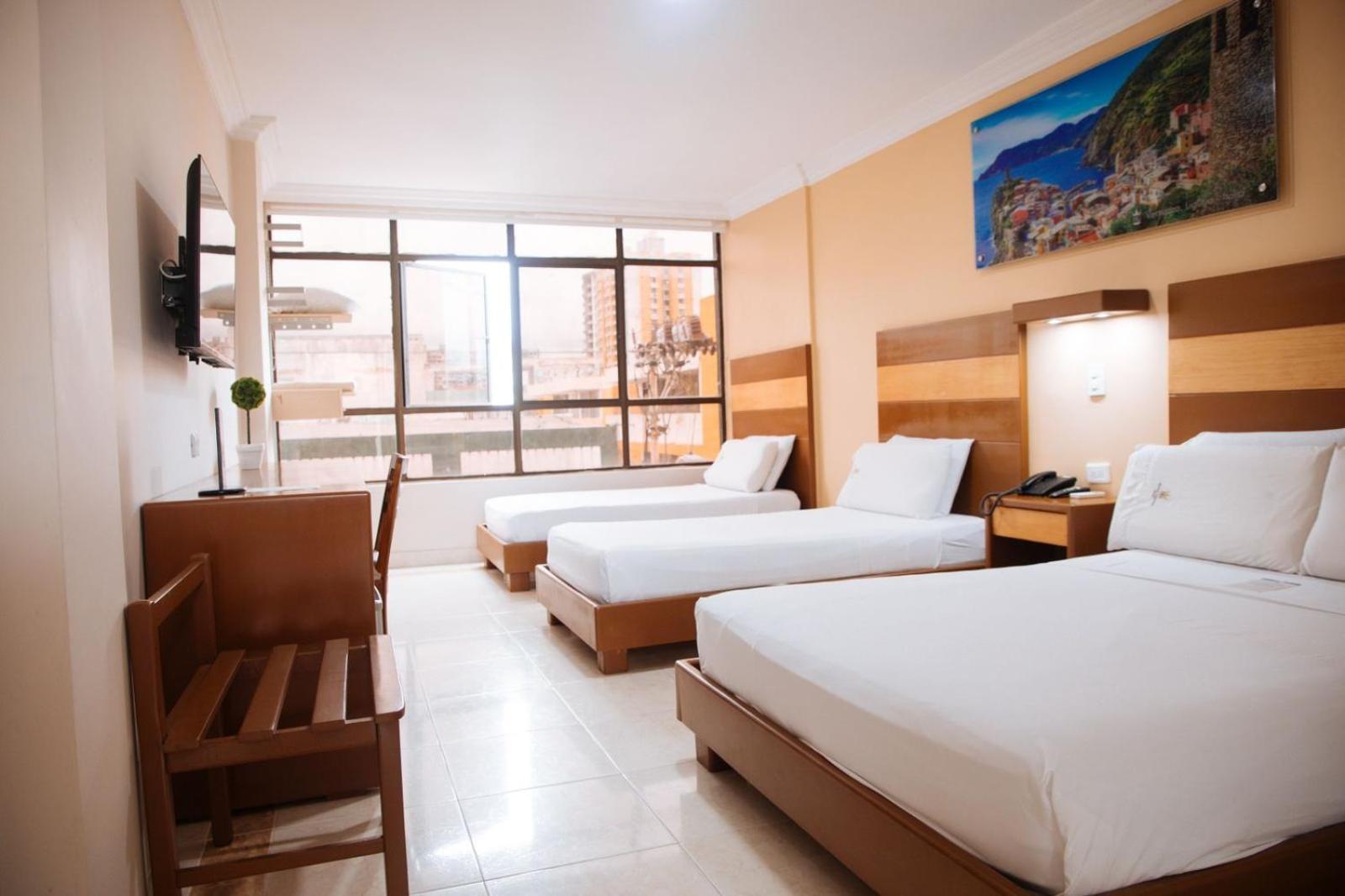 Hotel Genova Centro Баранкила Екстериор снимка