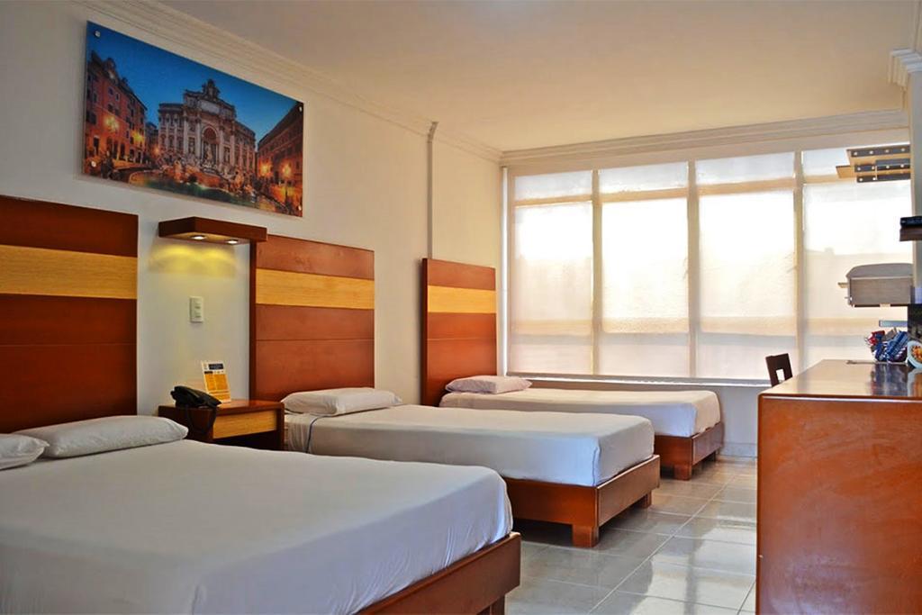Hotel Genova Centro Баранкила Екстериор снимка
