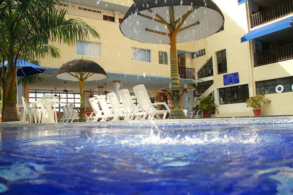Hotel Genova Centro Баранкила Екстериор снимка